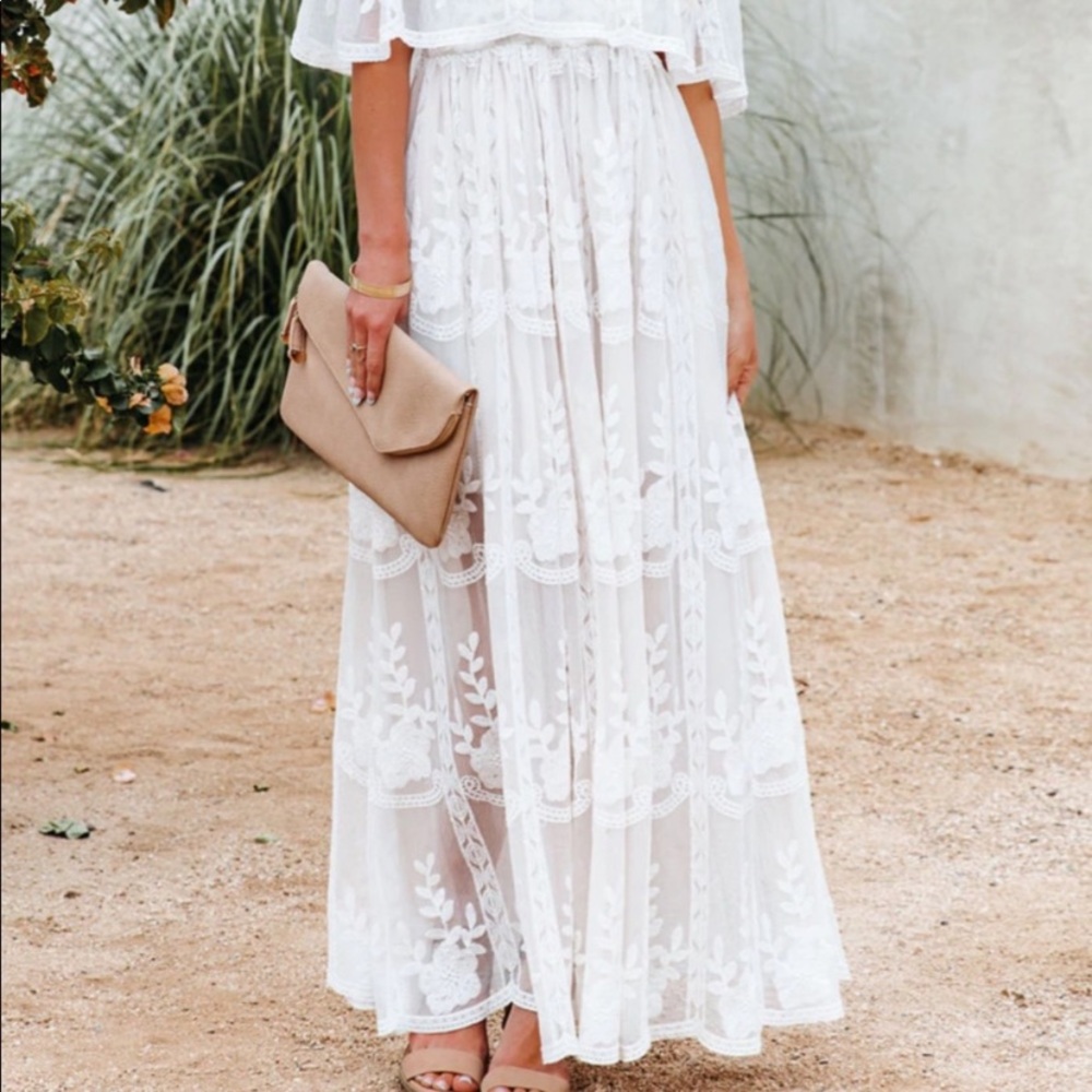 NEW Aakaa Maxi White Lace Dress Size S - Picture 3 of 8